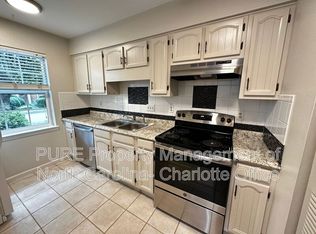 11020 Hunter Trail Ln, Charlotte, NC 28226