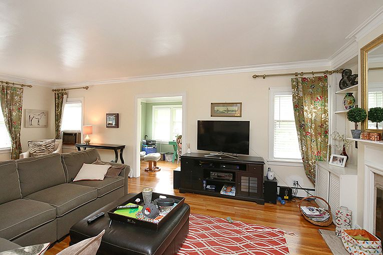 1st image of 255 Glenview Dr SE