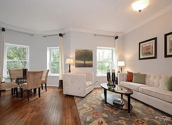 2nd image of 1044 W Byron St APT 3E
