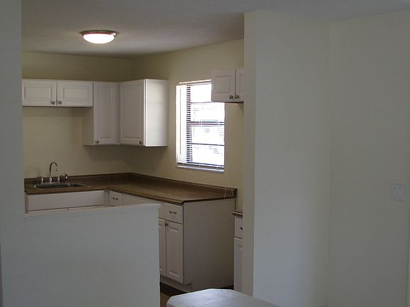 5th image of 2101 N Seacrest Blvd