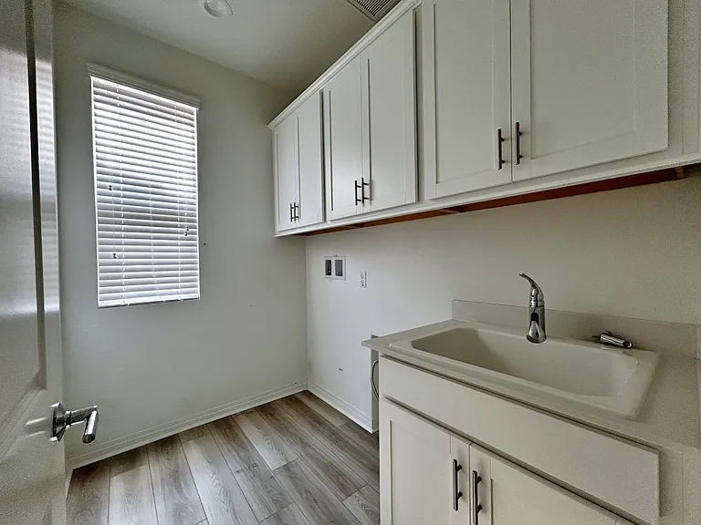 7559 Botany St — Photo 10
