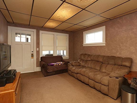 3rd image of 913 Jordan Ave