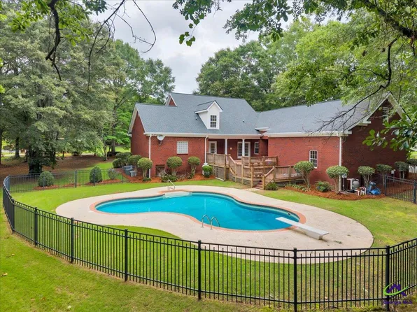 213 Sabre Dr, Bonaire, GA 31005