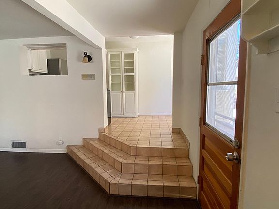 4th image of 336 Carroll Park W #C