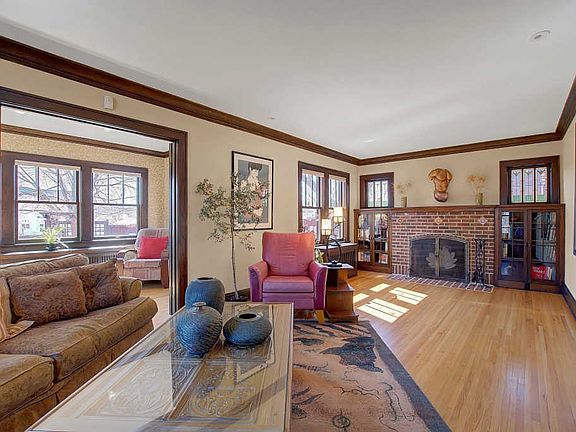 5th image of 1359 Hamline Ave N