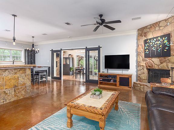 2nd image of 1900 Red Rock Dr