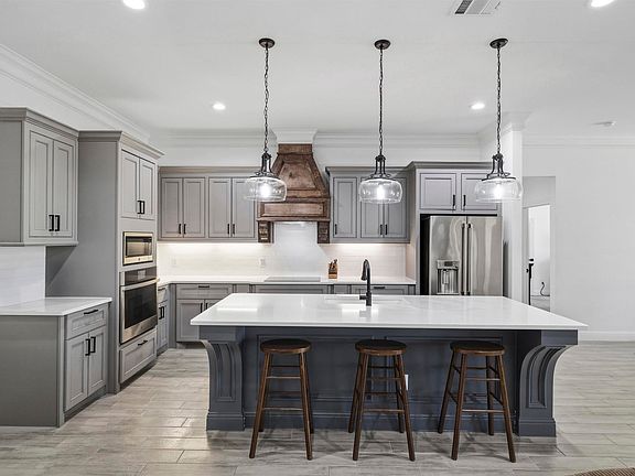 4th image of 203 Colonial Dr