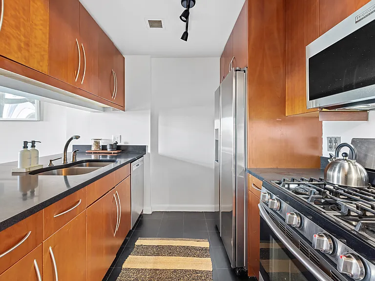 380 Lenox Ave #PHE — Photo 8
