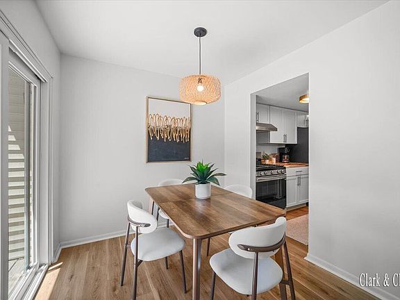 5th image of 3014 Chapshire Dr SE
