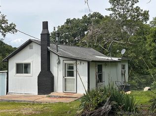 1393 Sagrada Dr, Edwards, MO 65326