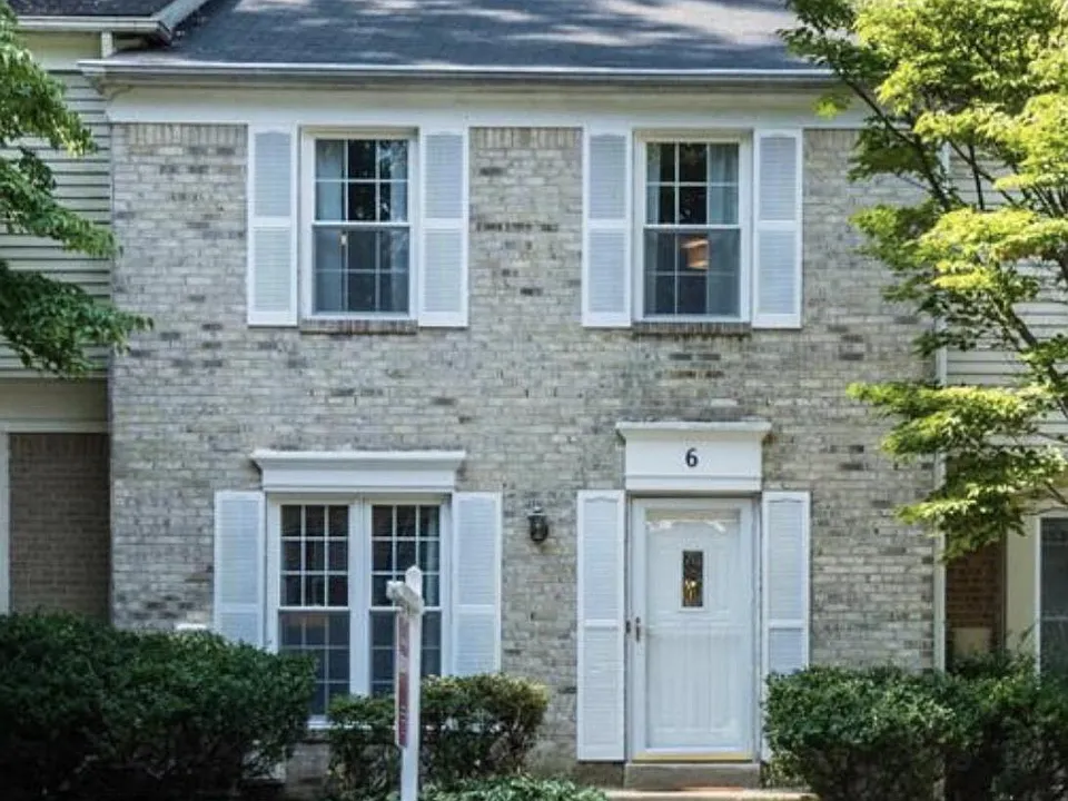 6 Dumfries Ct