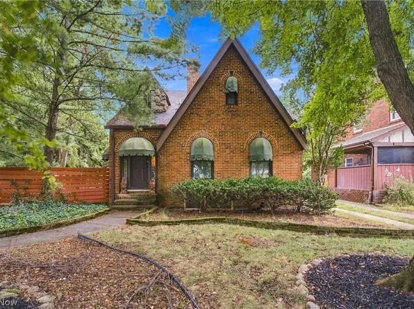 4503 W 221st St, Fairview Park, OH 44126