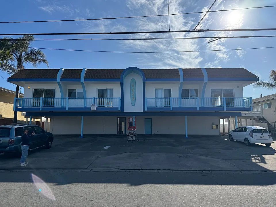 6653 Del Playa Dr