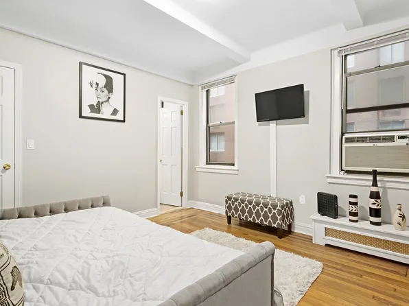 142 E 49th St APT 4D, New York, NY 10017