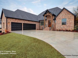 3070 E Crestline Pl, Fayetteville, AR 72701