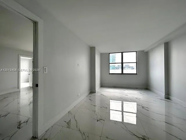 6039 Collins Ave #1033 — Photo 9