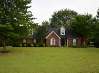 65 Vance Cv, Byhalia, MS 38611