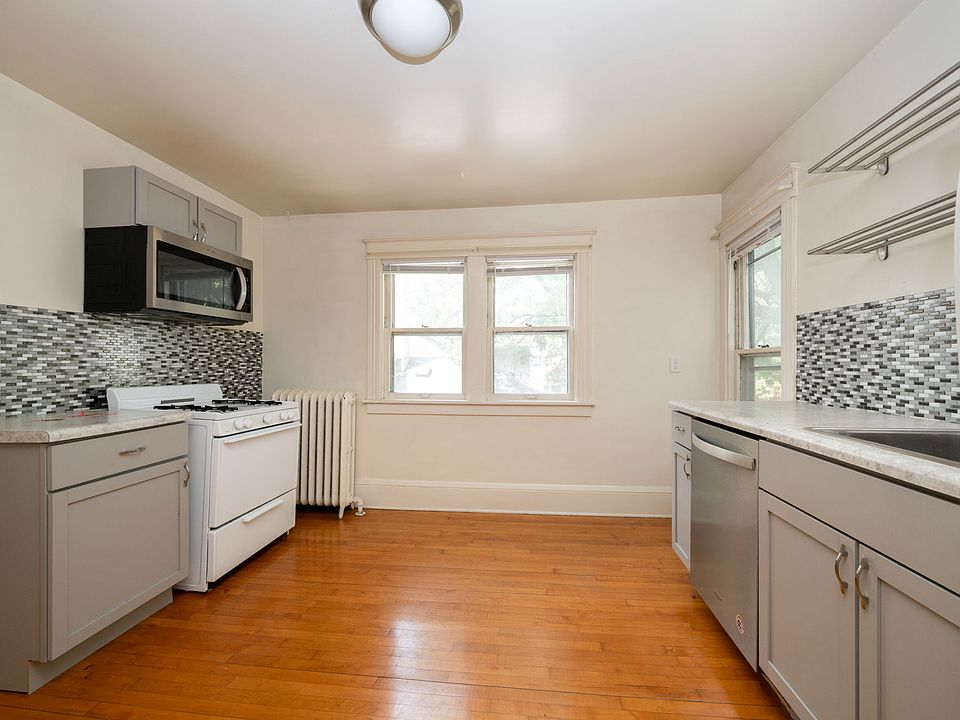 1st image of 2531 Polk St NE #2