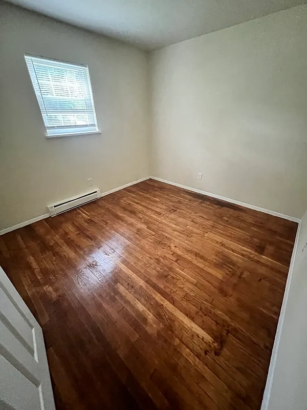 2 bed, 1.0 bath, $1,095 — Photo 3