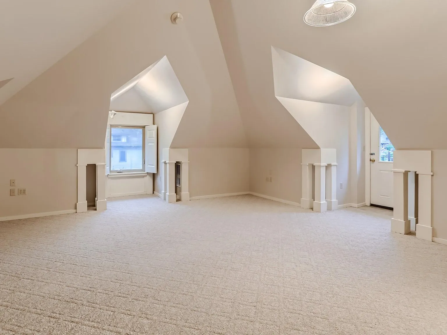 2 bed, 1210 sqft, $2,400 — Photo 3