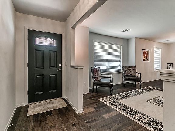 3rd image of 8016 Rossmore Ct
