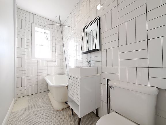 3rd image of 3139 John Fitzgerald Kennedy Blvd #32E