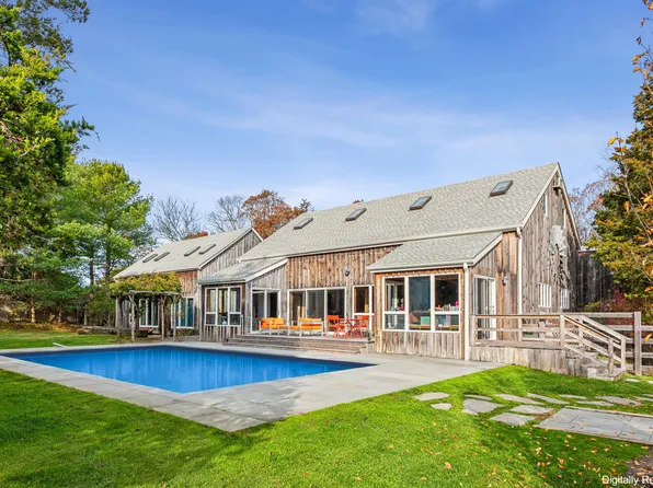 109 Seven Ponds Rd, Water Mill, NY 11976