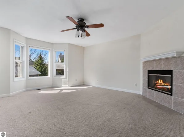 4125 Sherwood Forest Dr, Traverse City, MI 49686