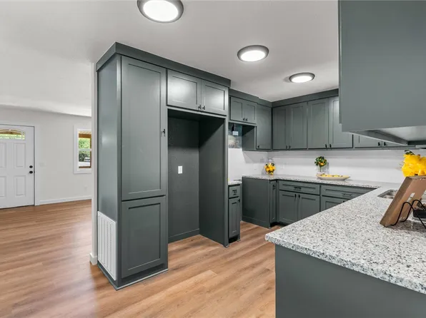 117 Van Dorn St, Pea Ridge, AR 72751