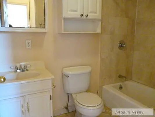 Rented by Magnum Realty Holdings, LLC | media 16
