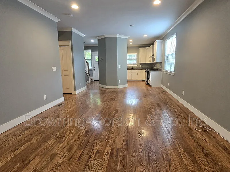 3 bed, 2.5 bath, 1520 sqft, $2,100 — Photo 2