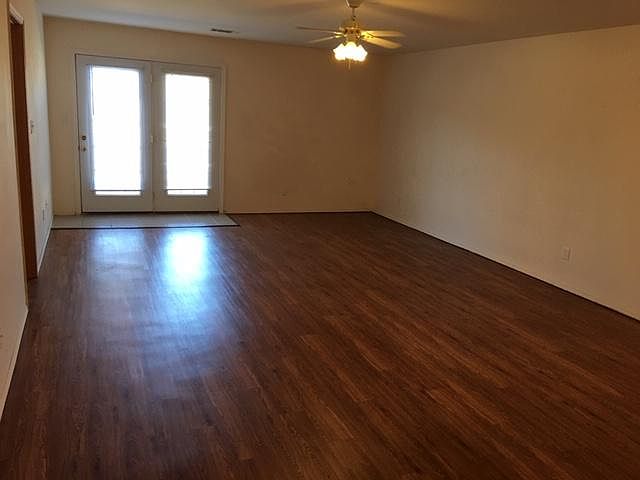 2nd image of 2802A Village Ct