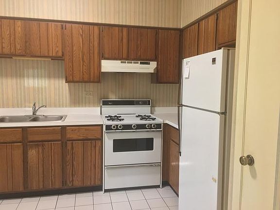 5th image of 198 Golfview Dr