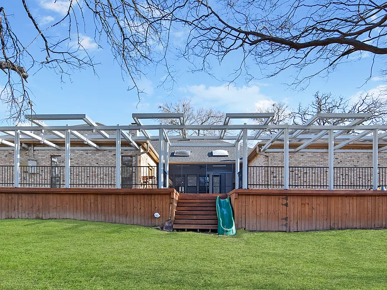 605 Pecos Trl — Photo 21