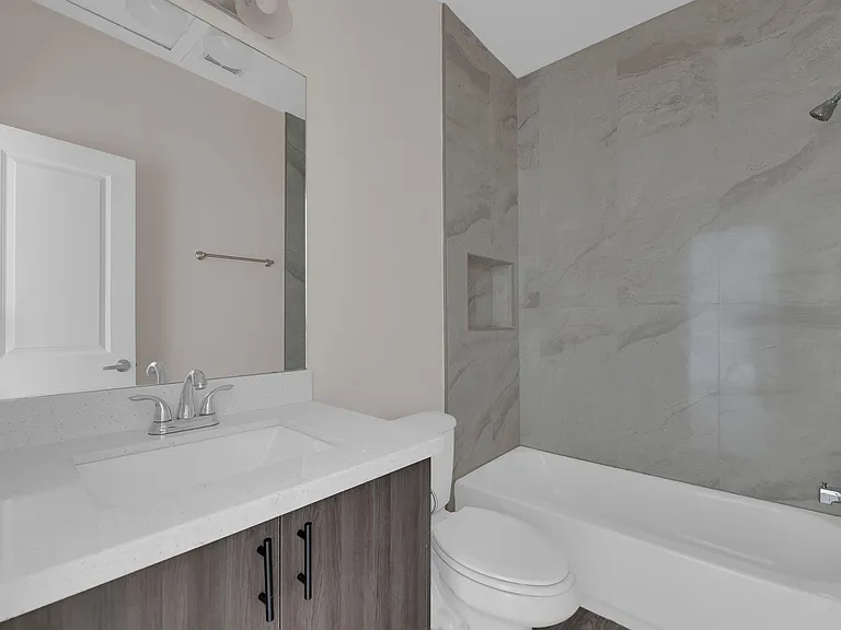 1013 La Pointe Ave #3 — Photo 25