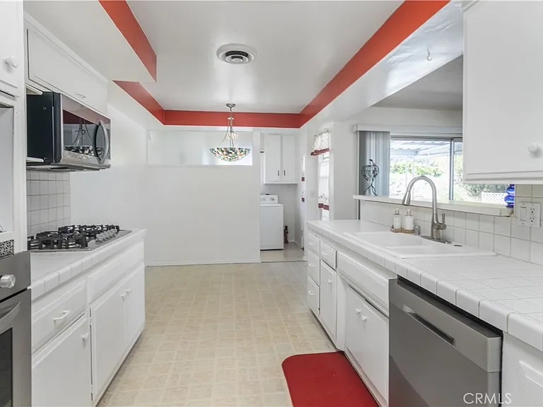 11543 Swinton Ave — Photo 12