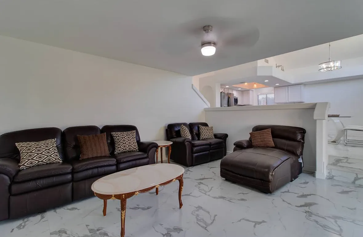 7574 W Marlette Ave — Photo 3