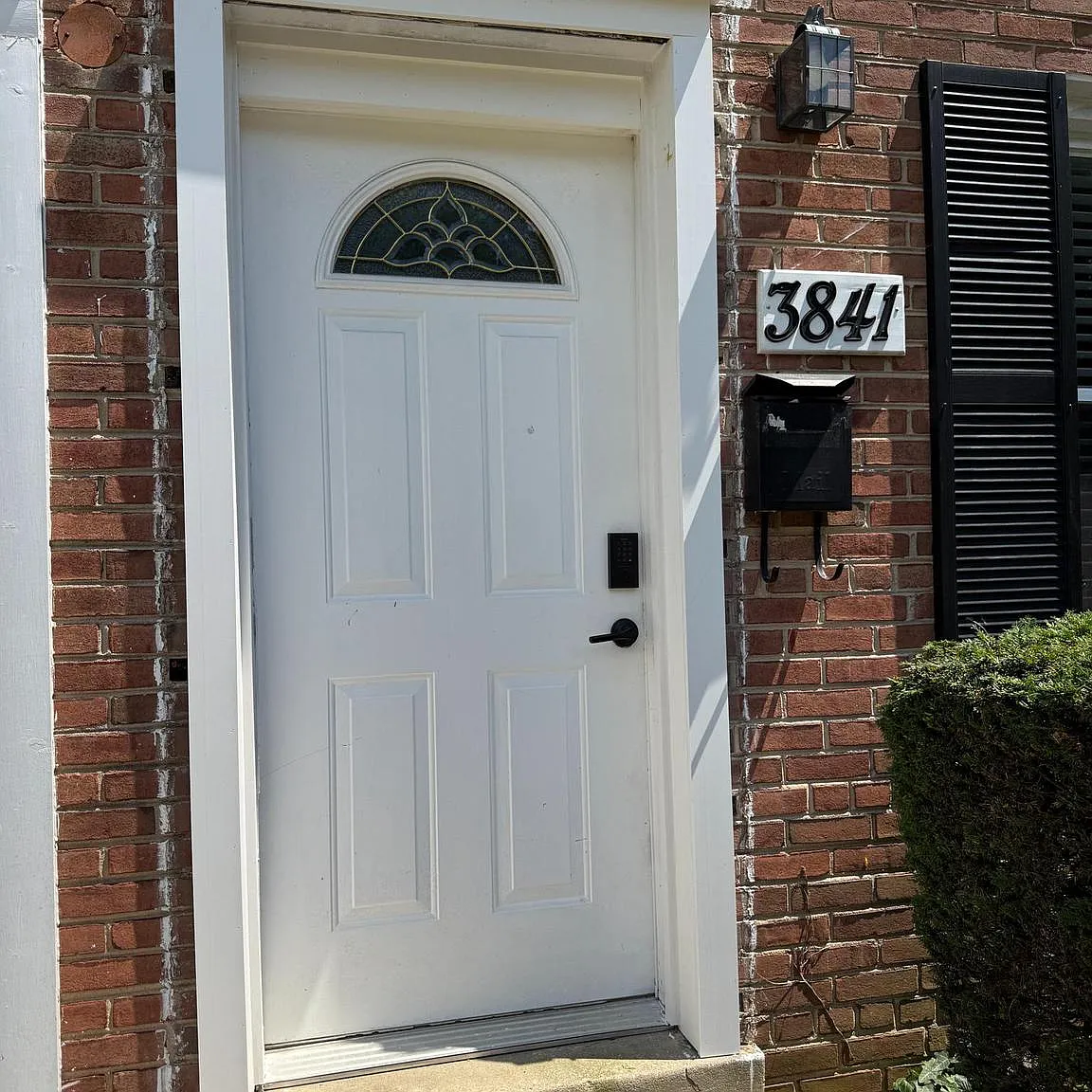 Iverson Village Condo — Photo 2