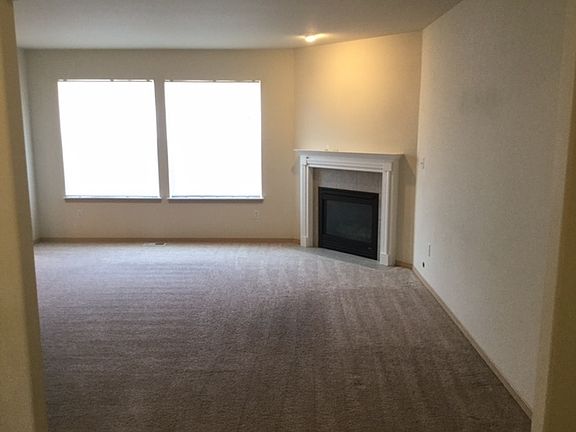5th image of 3718 180th St E