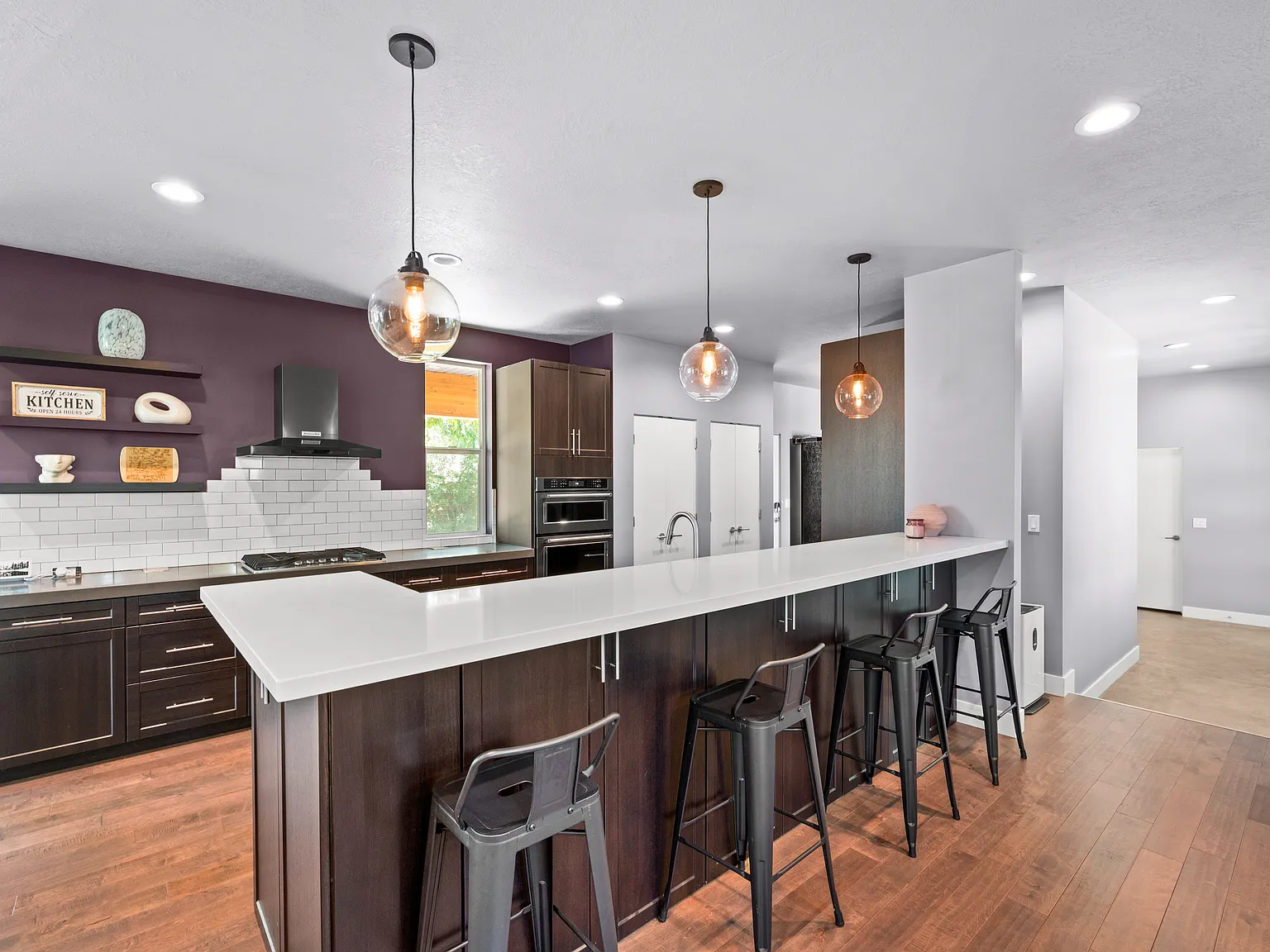 4 bed, 2.5 bath, 2100 sqft, $7,500 — Photo 2