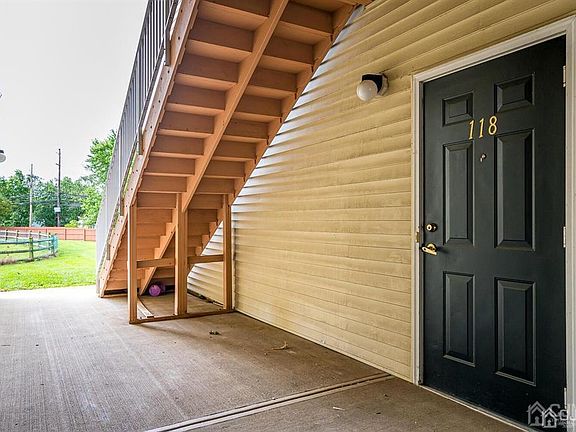 5th image of 118 Frank Ct
