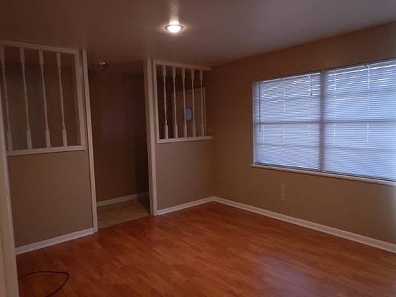 5th image of 1209 Columbia Dr