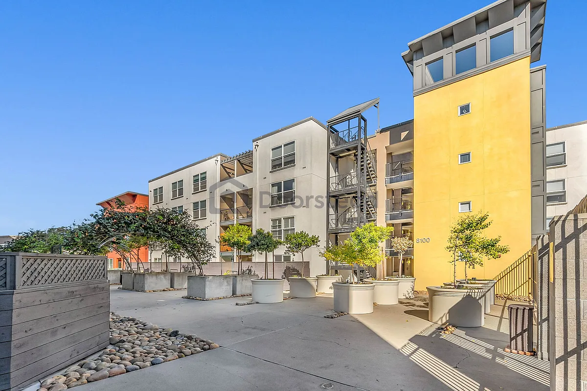 Building Photo - 8100 Oceanview Ter #101