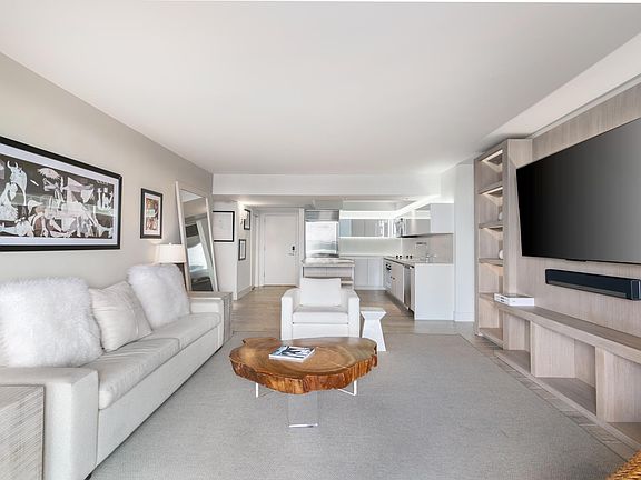 5th image of 102 24th St APT 931