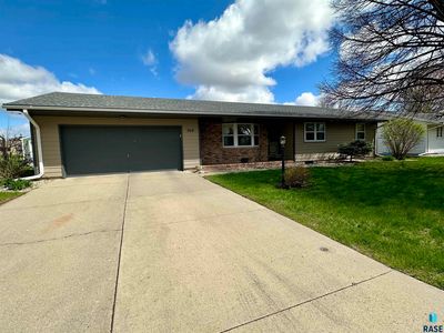 309 E Fairway Dr, Luverne, MN, 56156