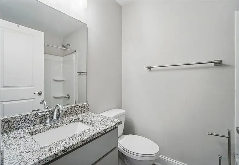 107 W Elder St #B — Photo 15