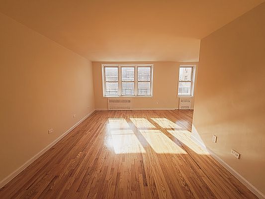 3rd image of 14711 34th Ave APT 2A