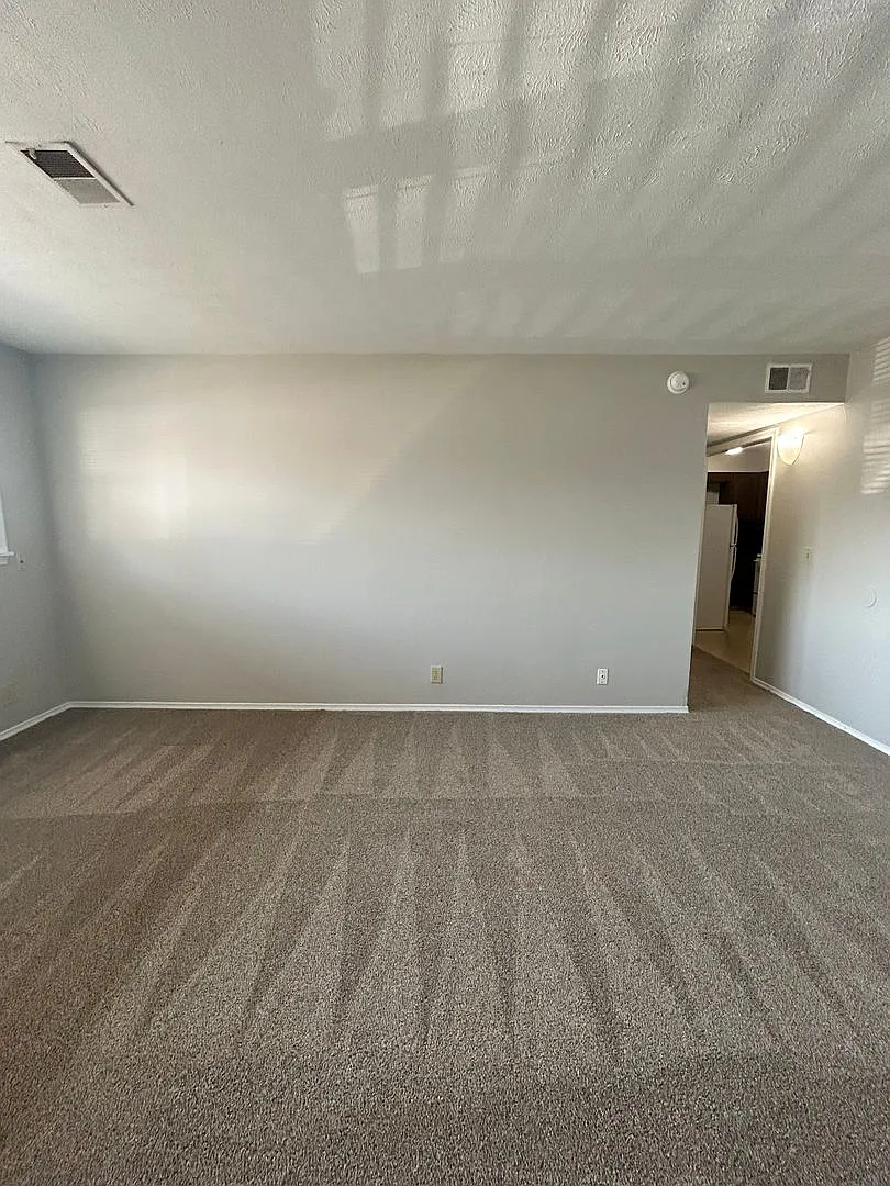 Century House Apts. (915 N. 48th Ave.) — Photo 3