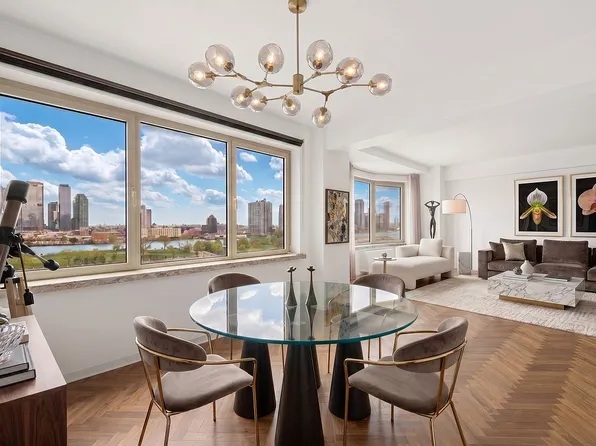 25 Sutton Pl S APT 11M, New York, NY 10022