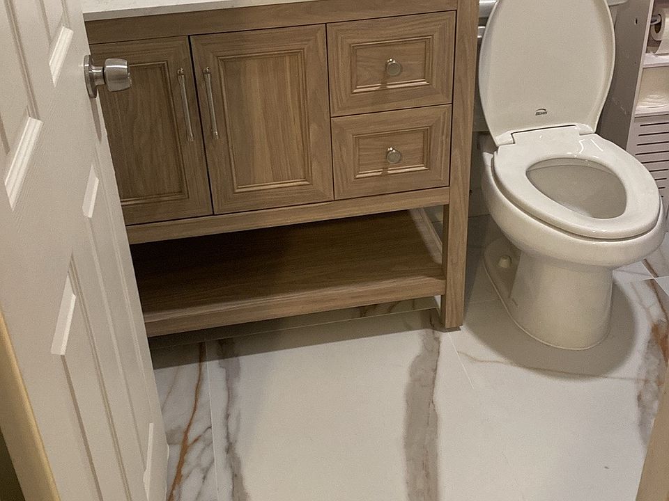 Newly remodeled Full Bathroom